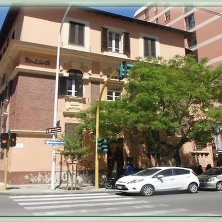 ゲストハウス Chiaro Di Luna Viale Italia サッサリ
