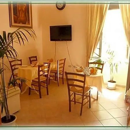 بيت ضيافة Chiaro Di Luna Viale Italia ساساري