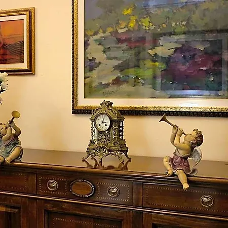 بيت ضيافة Chiaro Di Luna Viale Italia 4*