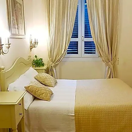 Chiaro Di Luna Viale Italia 4* Sassari