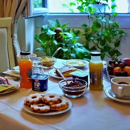 Chiaro Di Luna Viale Italia 4* Sassari